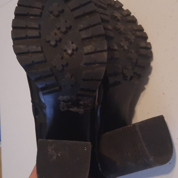 STEVE MADDEN Lyonn Patent Ankle Bootie - Picture 7 of 10